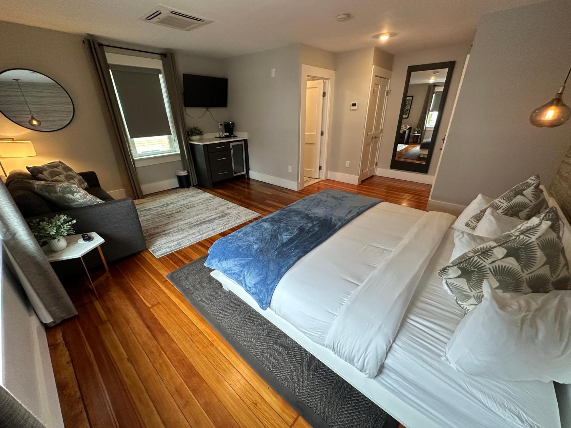 Entire Modern 7 Unit 7 Bath Boutique Inn Torre di Torre di Newport Esterno foto