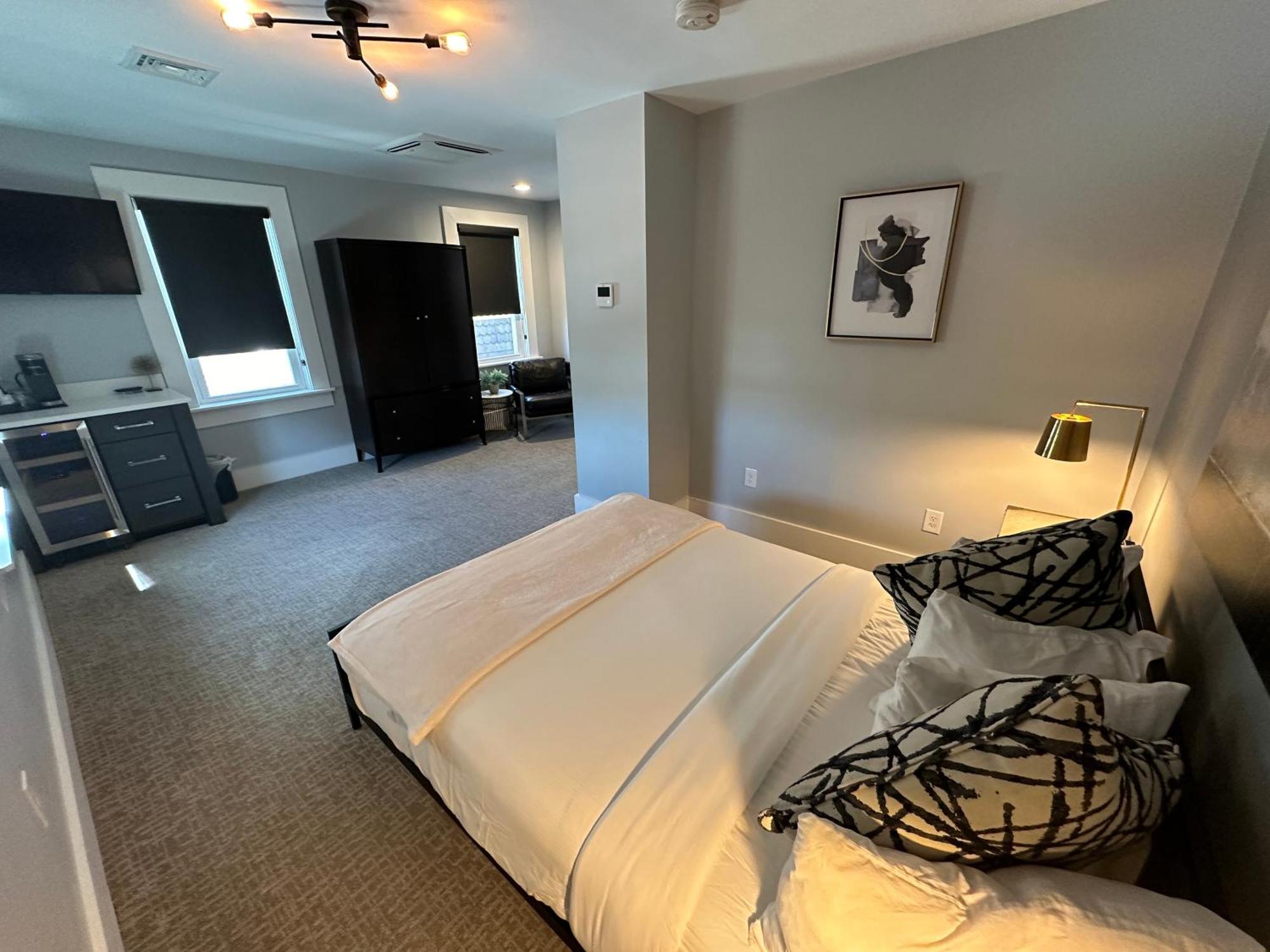 Entire Modern 7 Unit 7 Bath Boutique Inn Torre di Torre di Newport Esterno foto