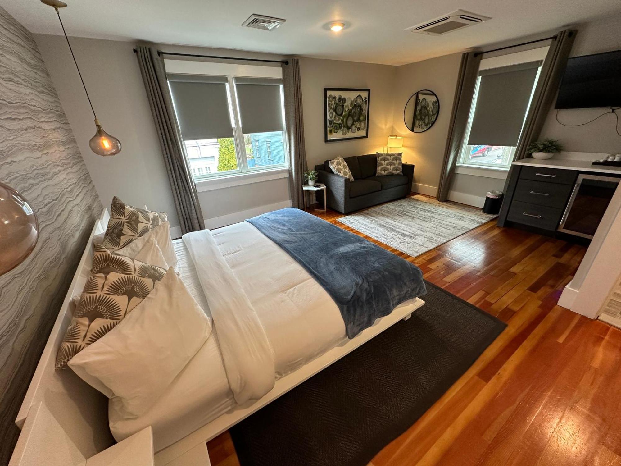 Entire Modern 7 Unit 7 Bath Boutique Inn Torre di Torre di Newport Esterno foto