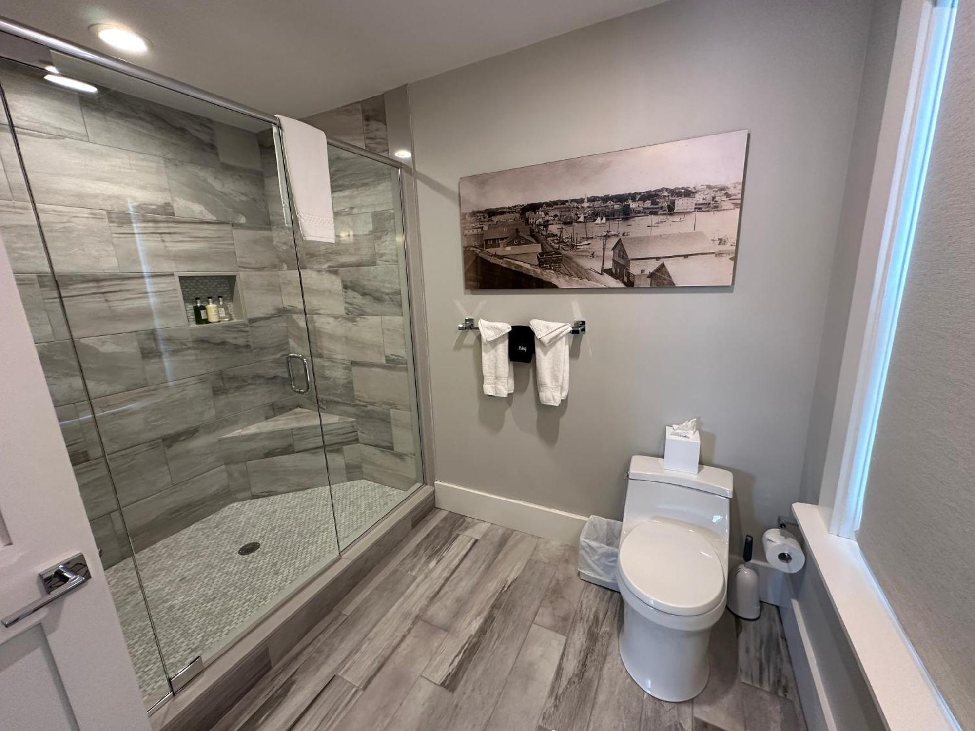 Entire Modern 7 Unit 7 Bath Boutique Inn Torre di Torre di Newport Esterno foto